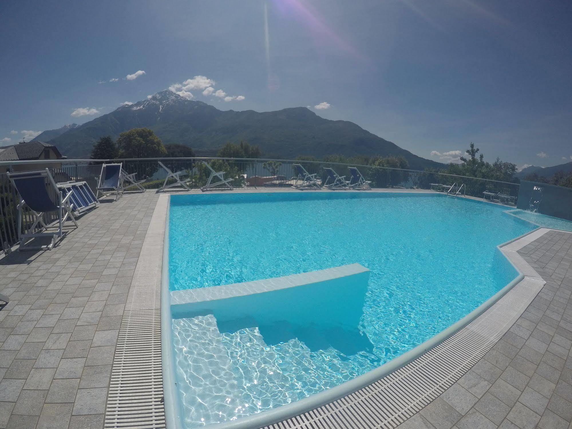 Camping Villaggio Paradiso Domaso Eksteriør billede
